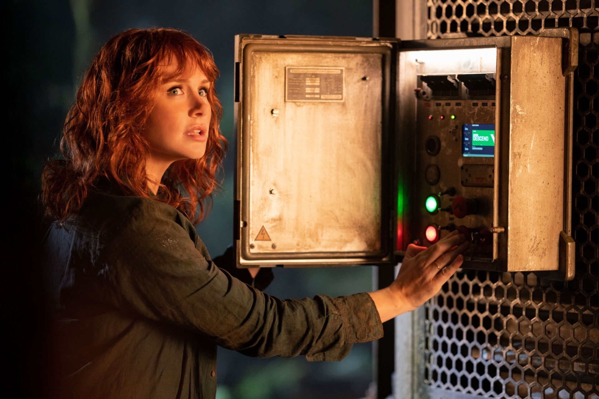 Claire Dearing (Bryce Dallas Howard) does the hand thing to a fusebox.