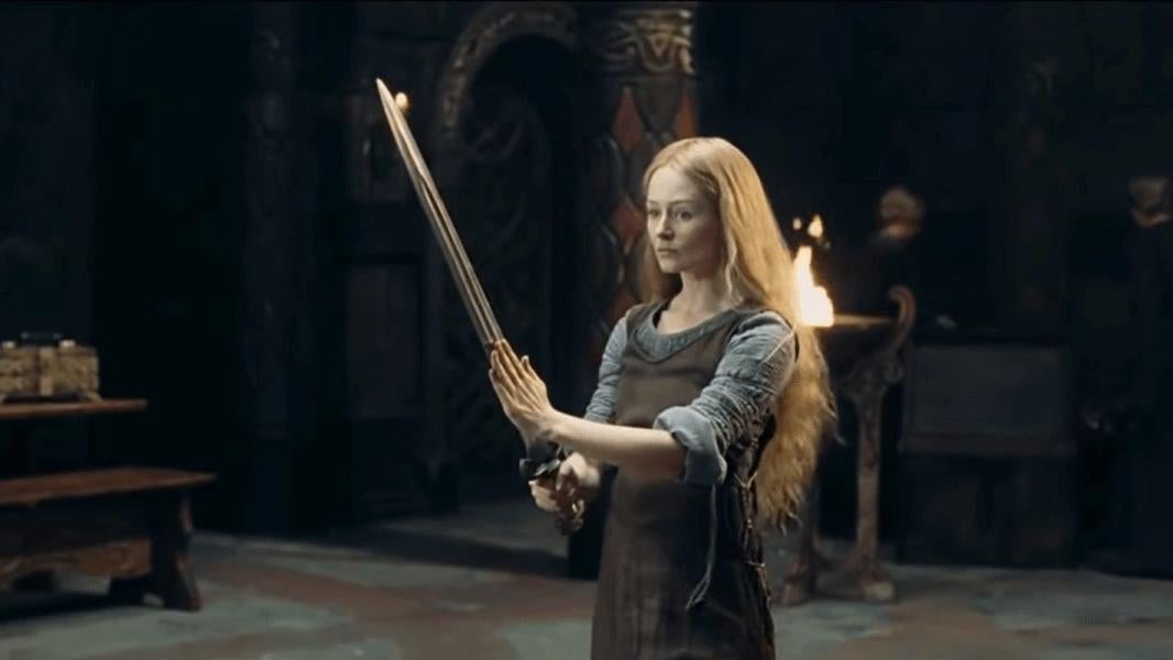 Miranda Otto as Éowyn in The Lord of the Rings: The Two Towers