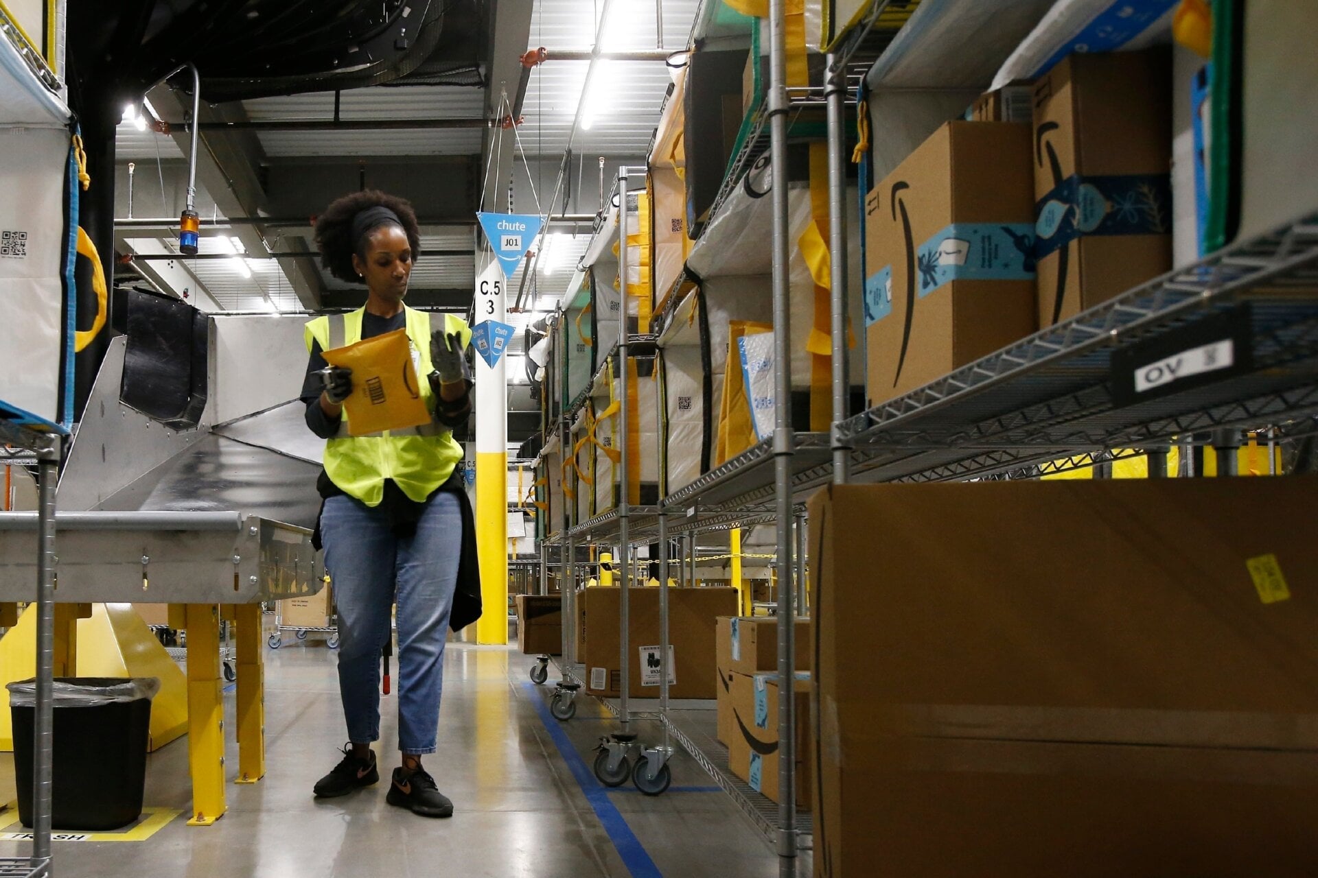 Amazon’s newest supply chain issue: A dwindling number of available workers.
