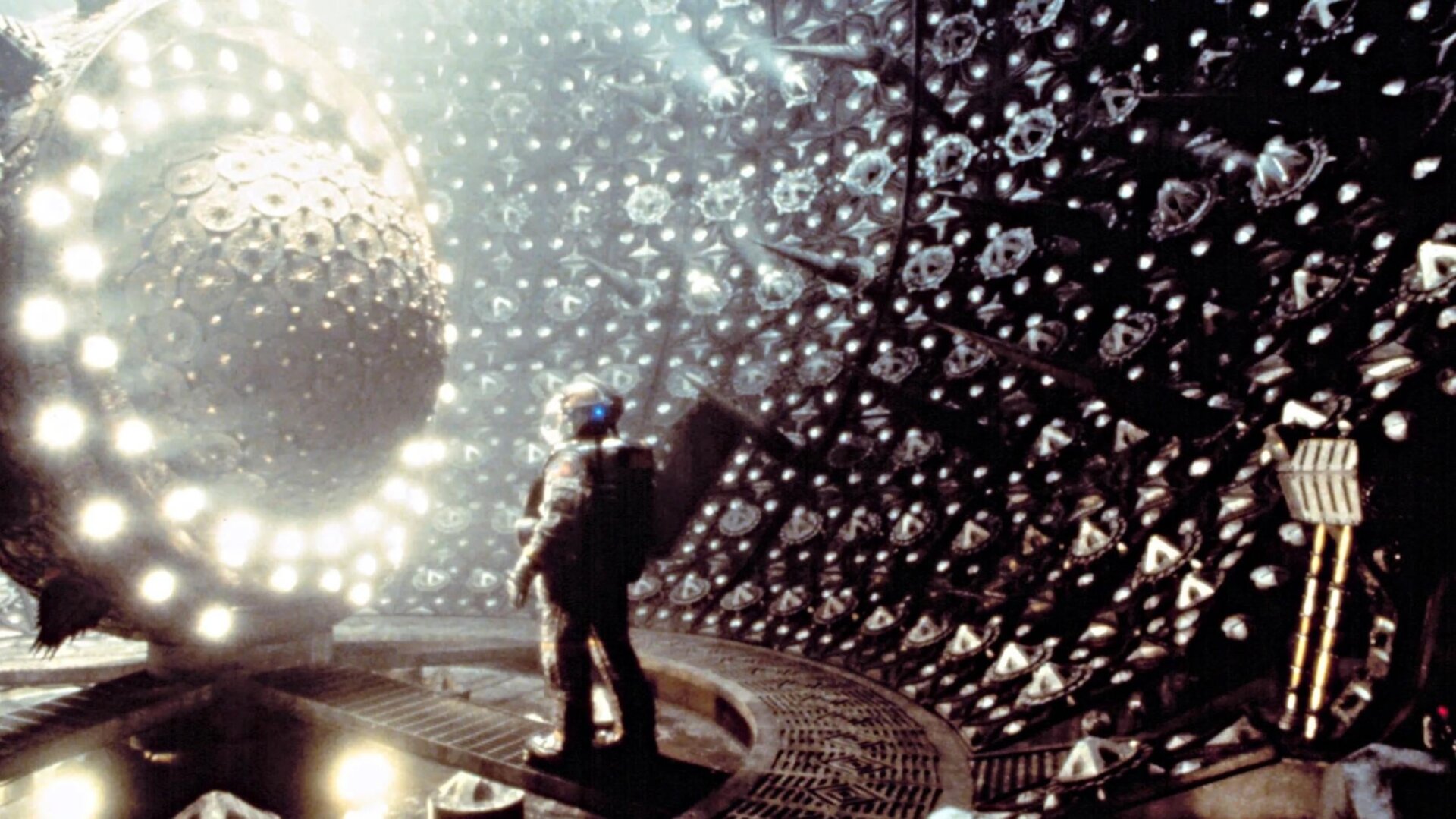 Cult sci-fi classic Event Horizon is coming to streaming. Dr. Jane Foster approves. 