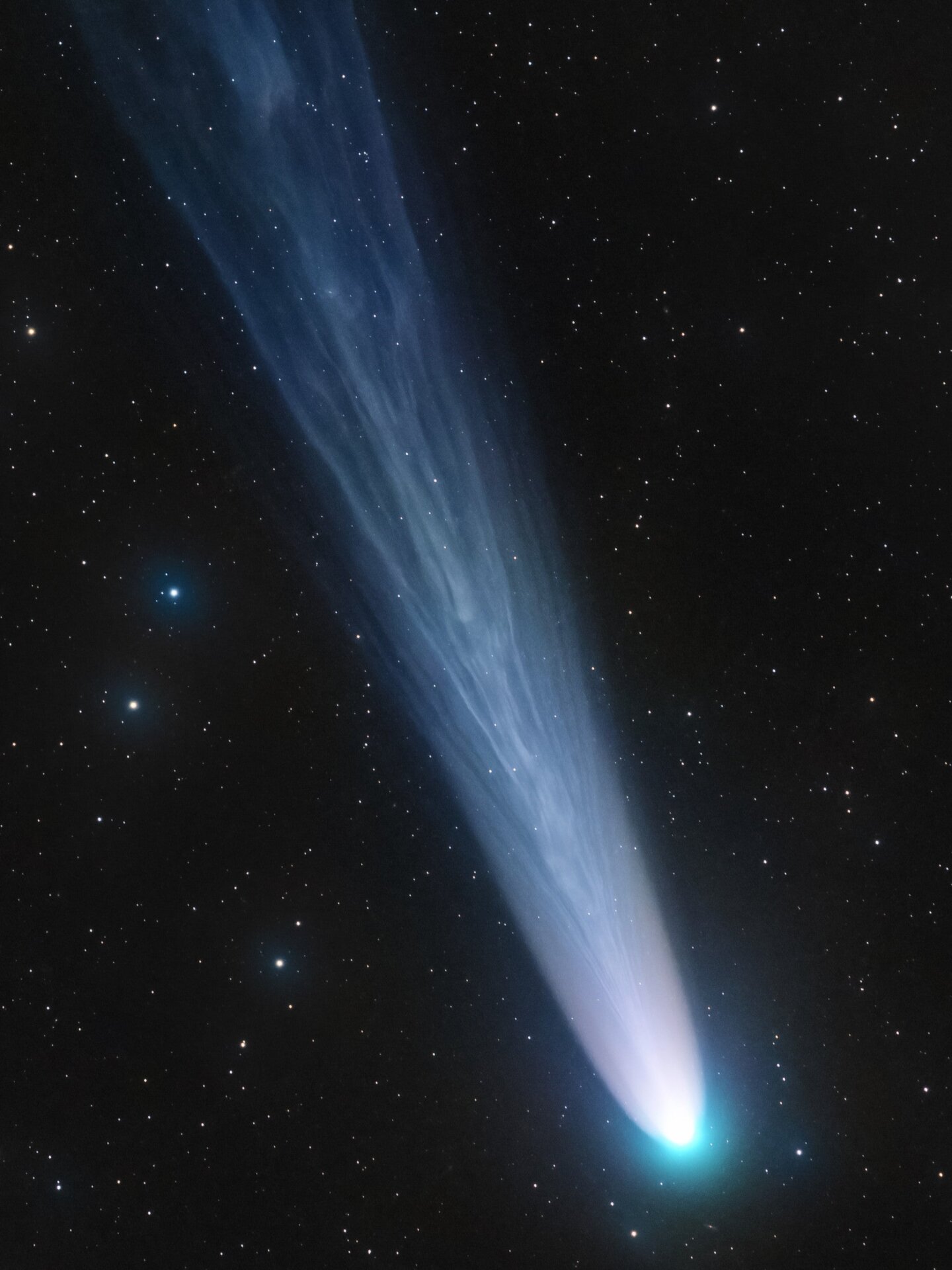 The comet Leonard leaving the Solar System.