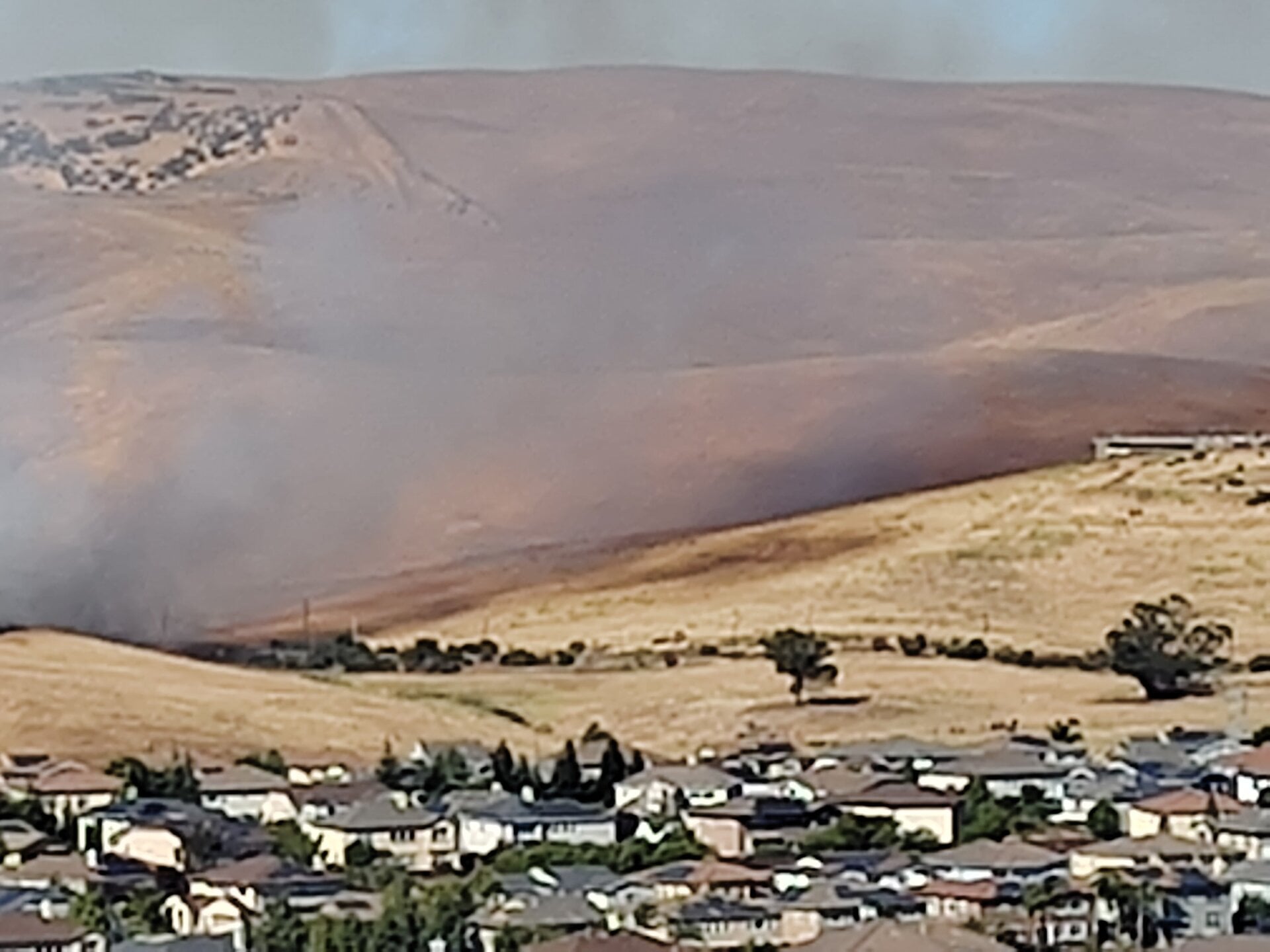 So much for fire chasing. I can barely determine what’s happening with the zoom on the Nothing Phone (1). 