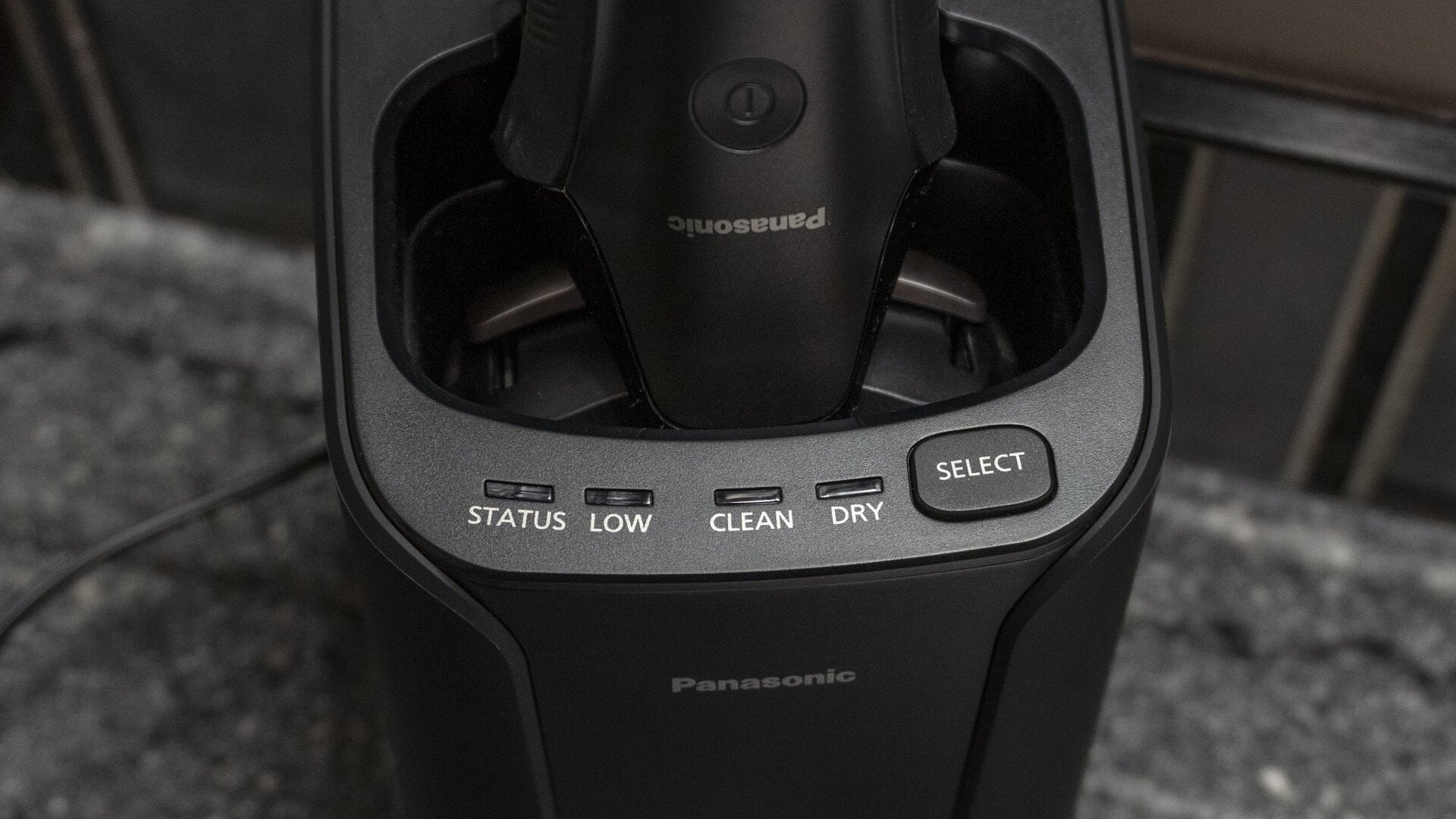 Head cleanings aren’t automatic when the razor is inserted into the dock.