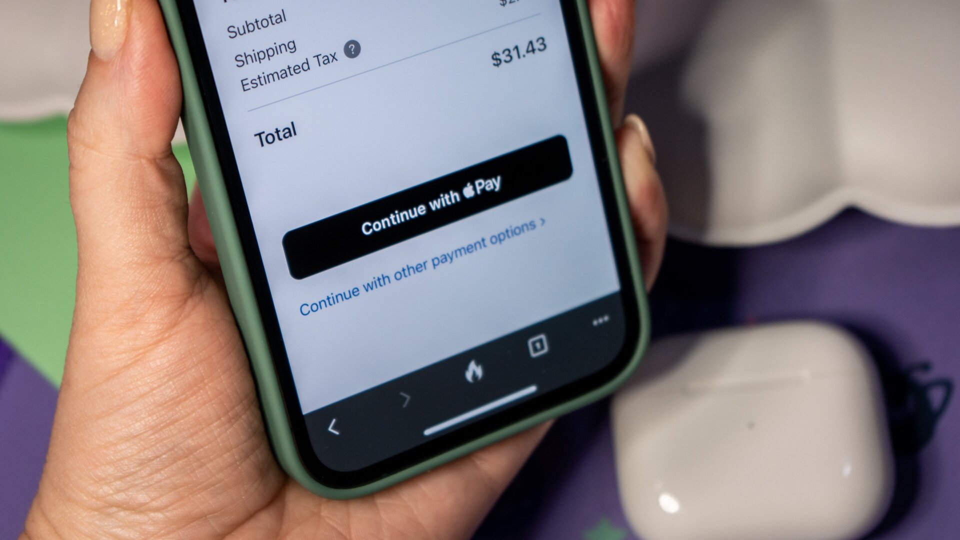 Apple Pay works inside DuckDuckGo on the iPhone 13 Pro running the iOS 16 Beta.