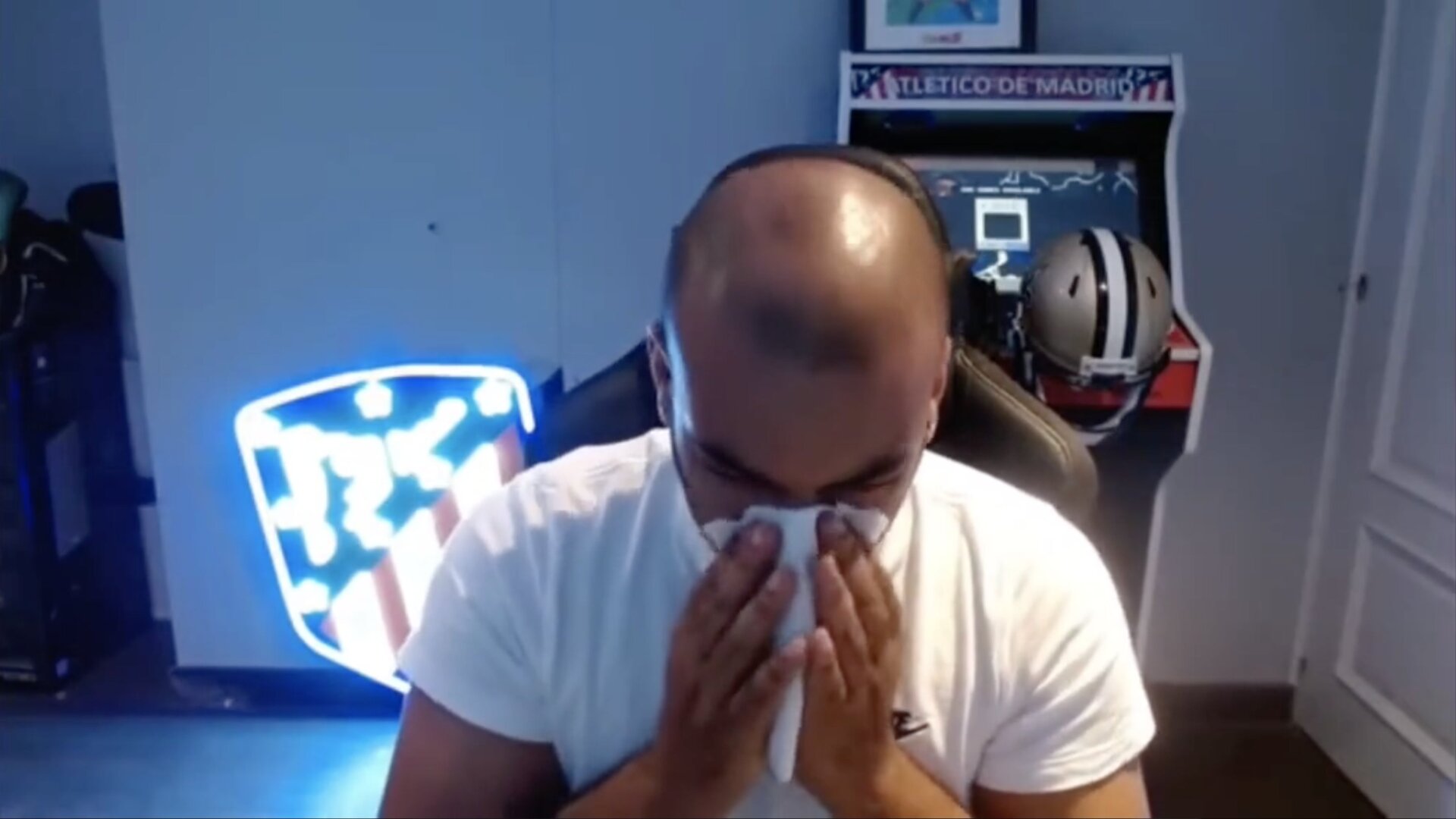 According to Escalona, his entire 8-minute apology in response to the empanada incident was a sham.