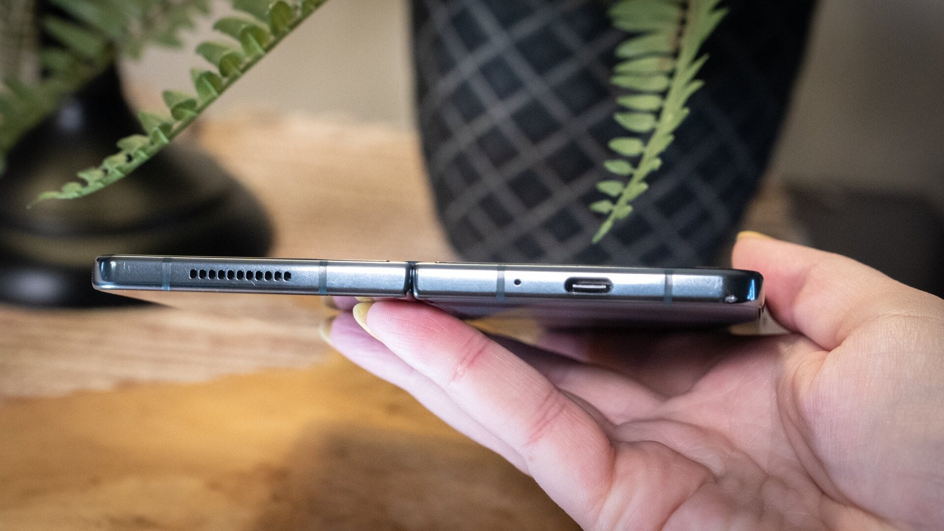 Admittedly, this splayed-out smartphone made me miss my Asus-made Nexus 7. RIP. 