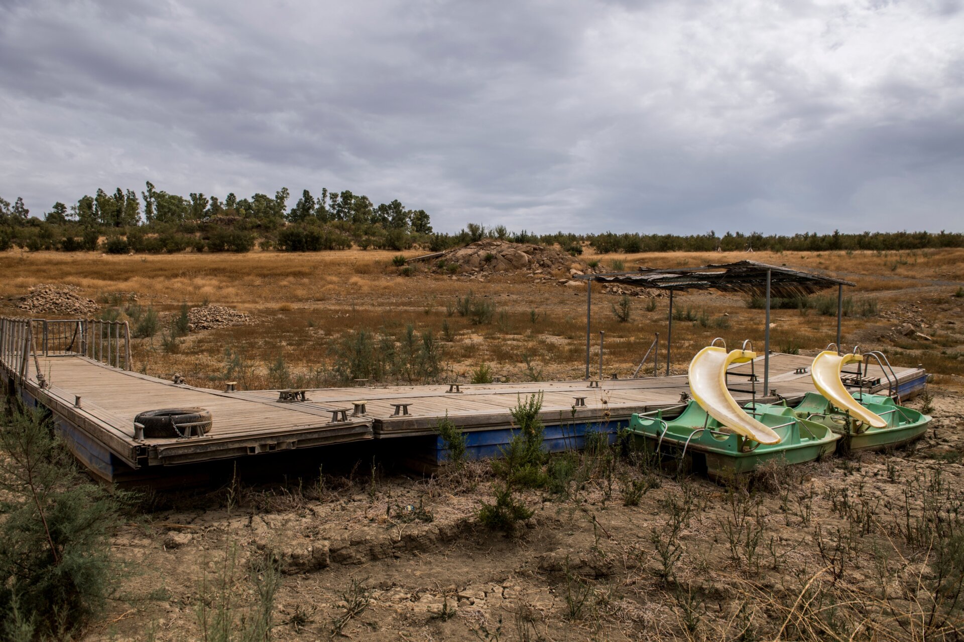 A formerly-floating playground in the La Viñuela reservoir.