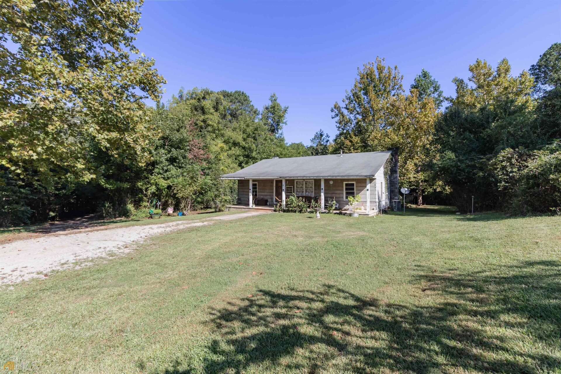 Even though it looks like the house is in the middle of nowhere at least the folks will have good TV.