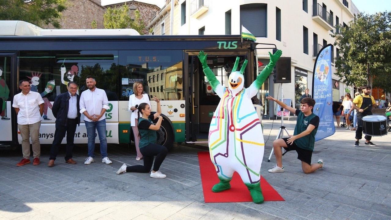 La Bussi, a combination of the words “bus” and “sí,” which means “yes” in Spanish, is presented to residents of the city of Sabadell.