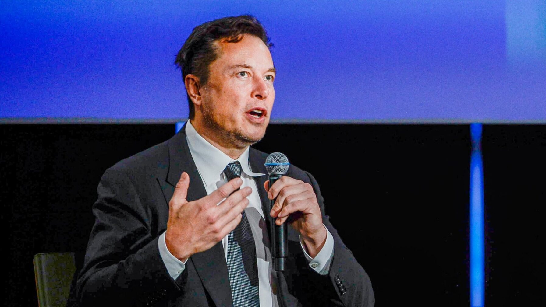 Elon Musk to Cut Twitter Staff by 75% as Biden Worries Deal Threatens ...