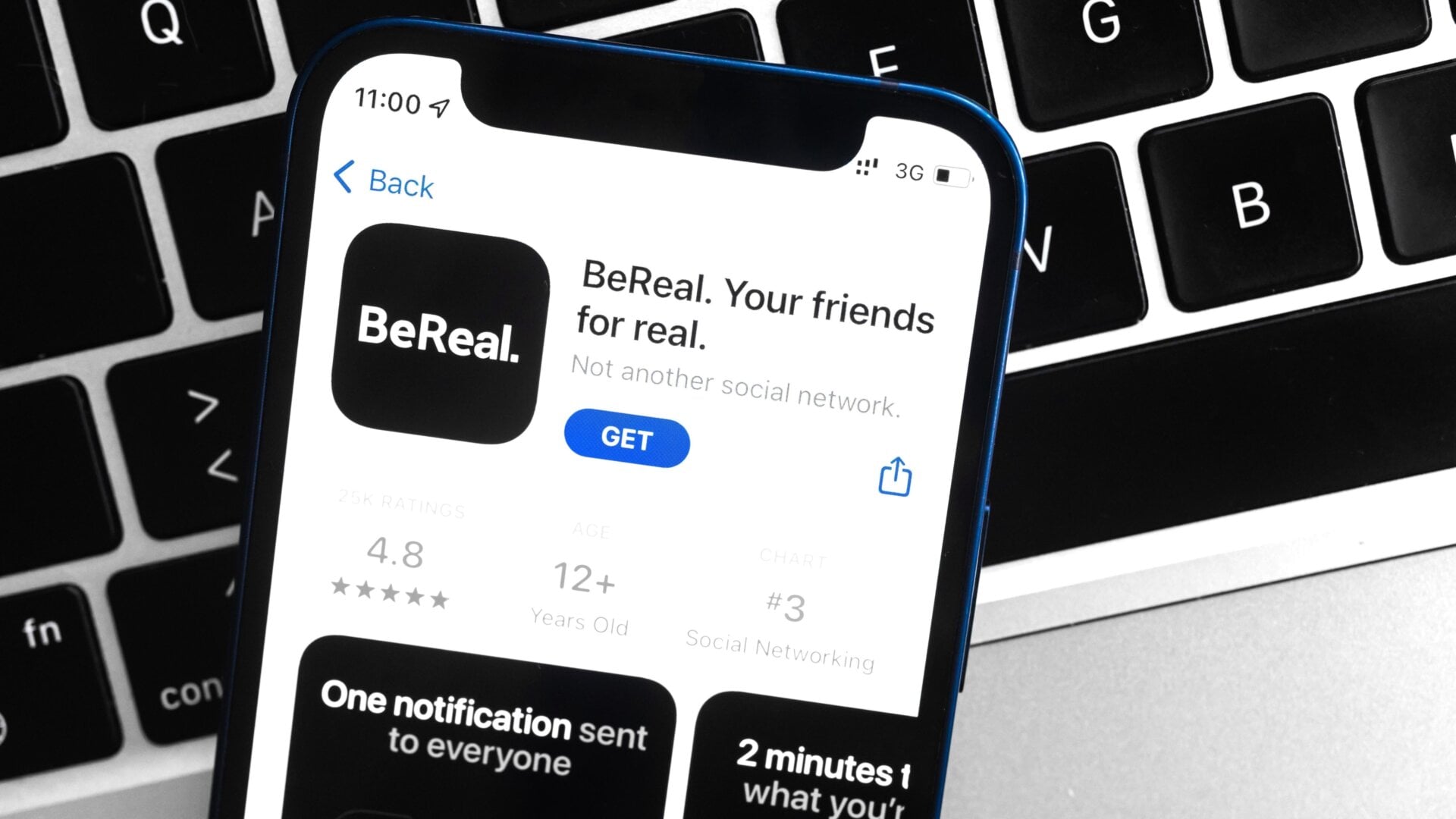 BeReal users receive one notification every day to post within a 2 minute window.