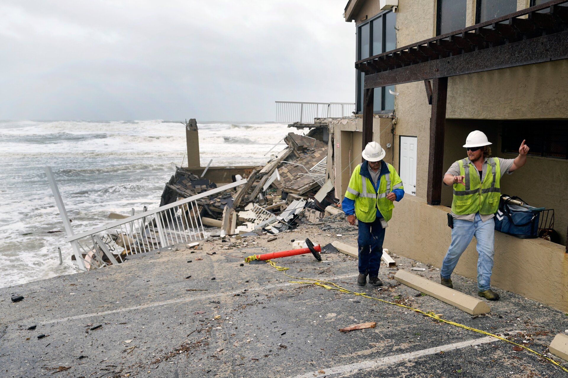 Part of the Pirates’ Cove Condos collapsed into the ocean in Daytona Beach Shores, Florida.