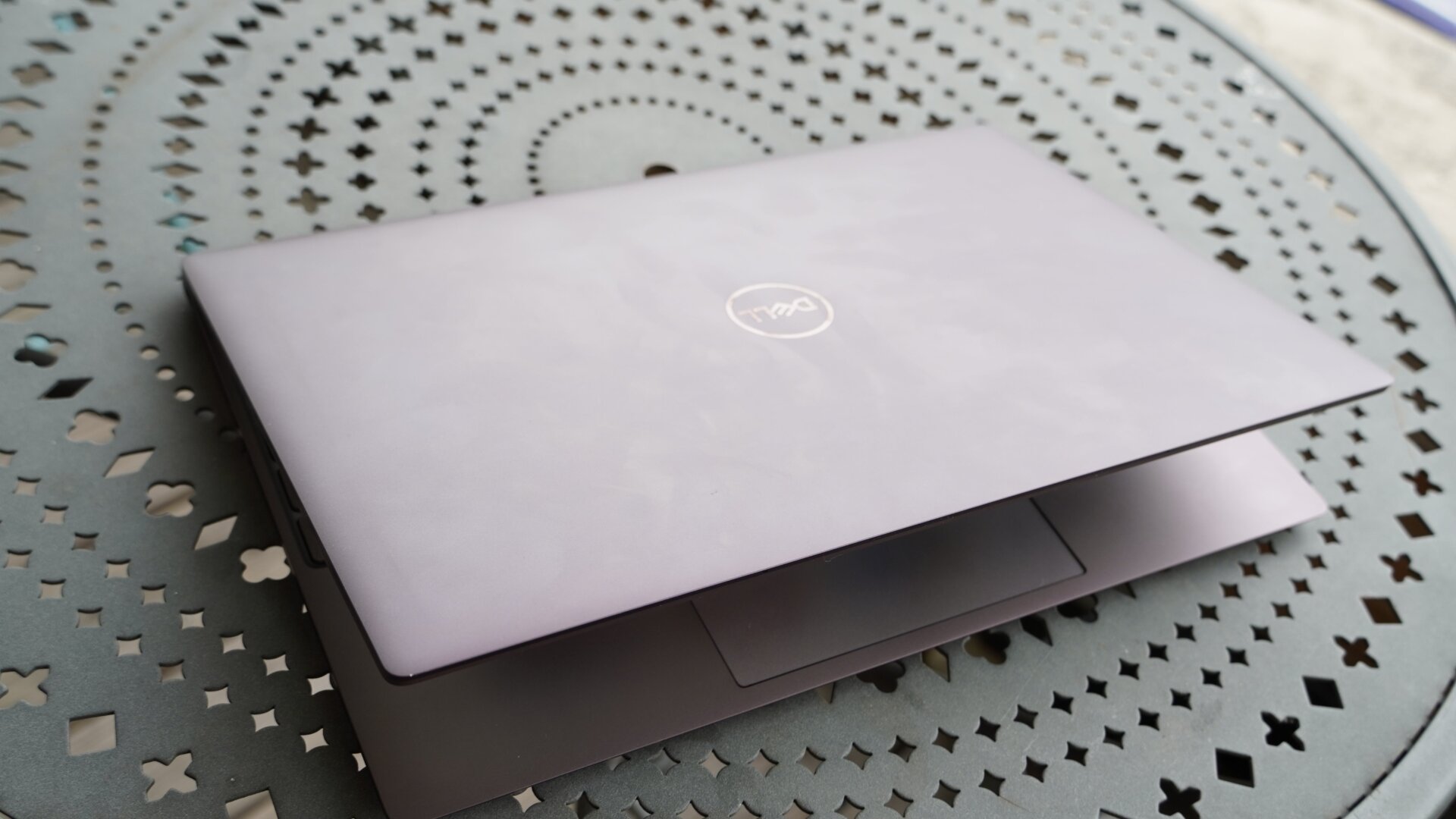 The lid can be a bit of a fingerprint magnet