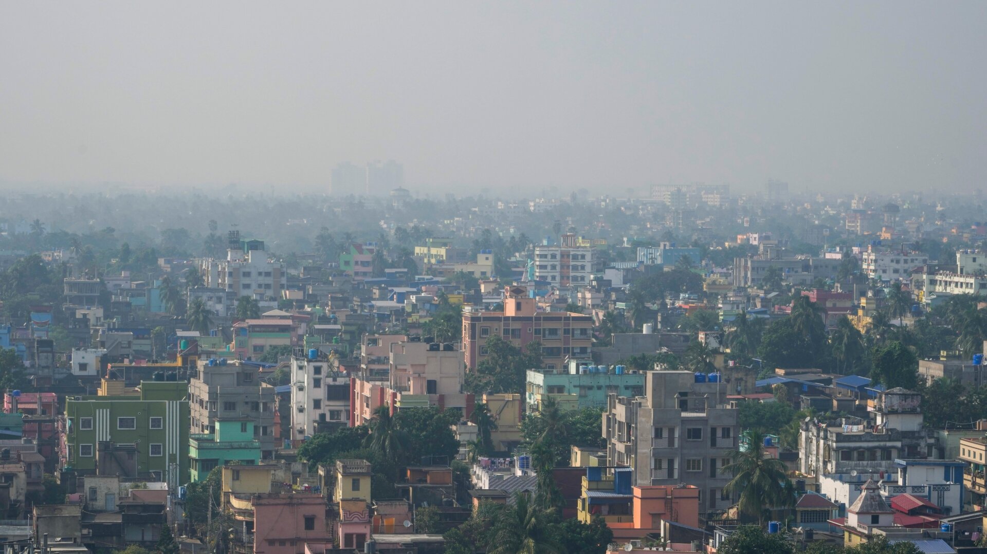 Smog hangs over Kolkata, India in November 2022.