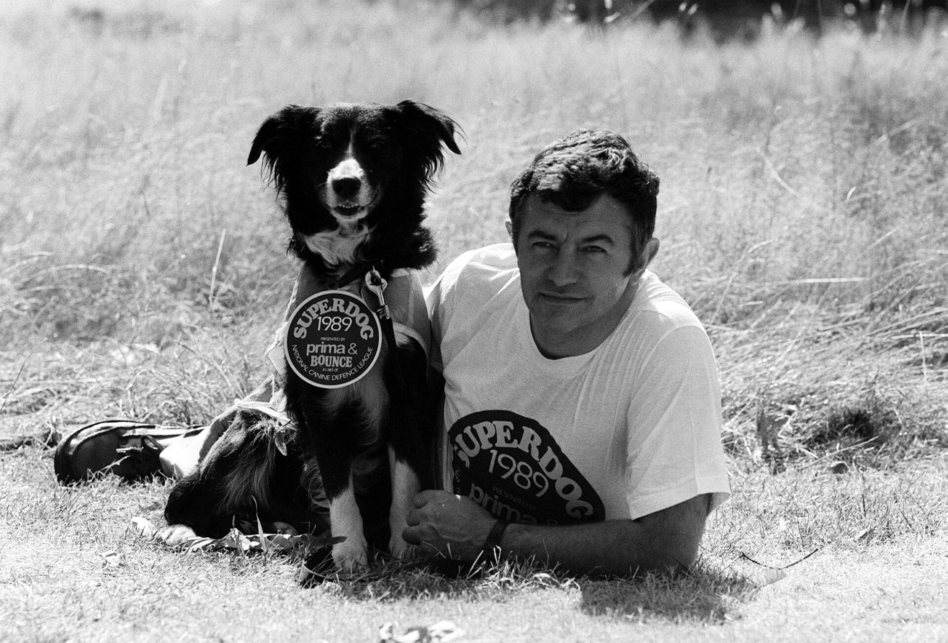 Collie Donna who helped in rescue operations after the Lockerbie Air Crash, with her owner Bill Parr in London after the courageous canine received a 1989 Bounce Superdog Award.