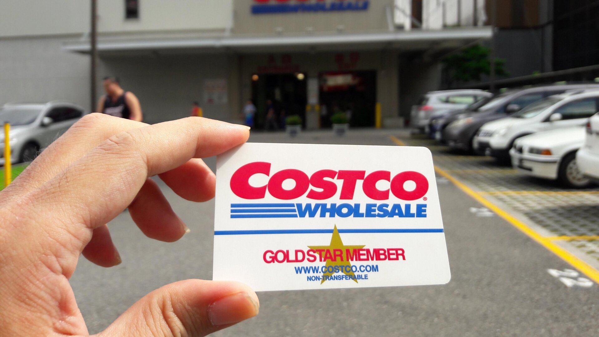 The subreddit r/povertyfinance gave away 500 Costco memberships to its members, many of whom struggle financially.