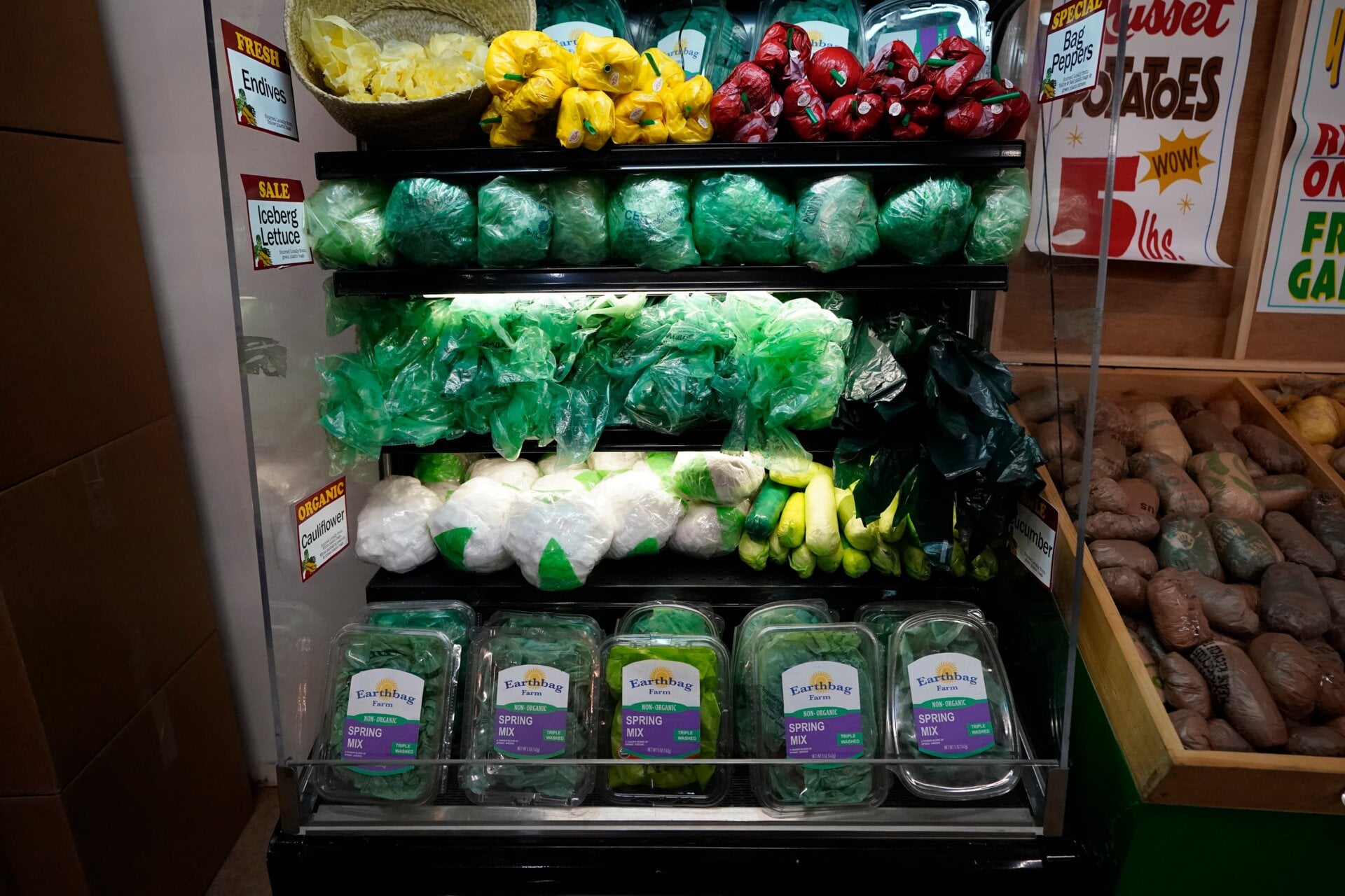 A trashy veggie display.