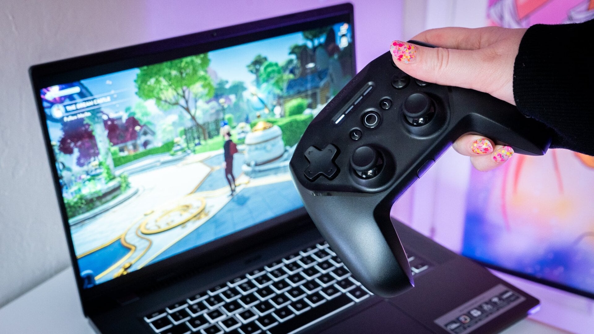The Chromebook 516 GE can be paired with any compatible Bluetooth controller to play cloud games. 