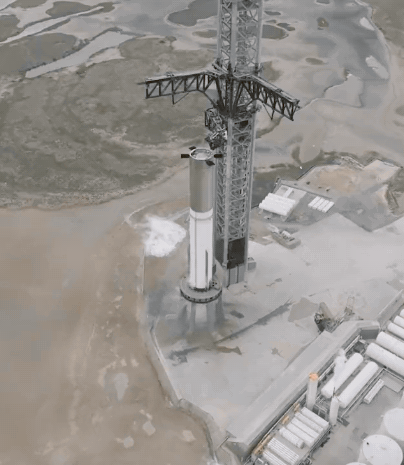 Gif: SpaceX/Gizmodo