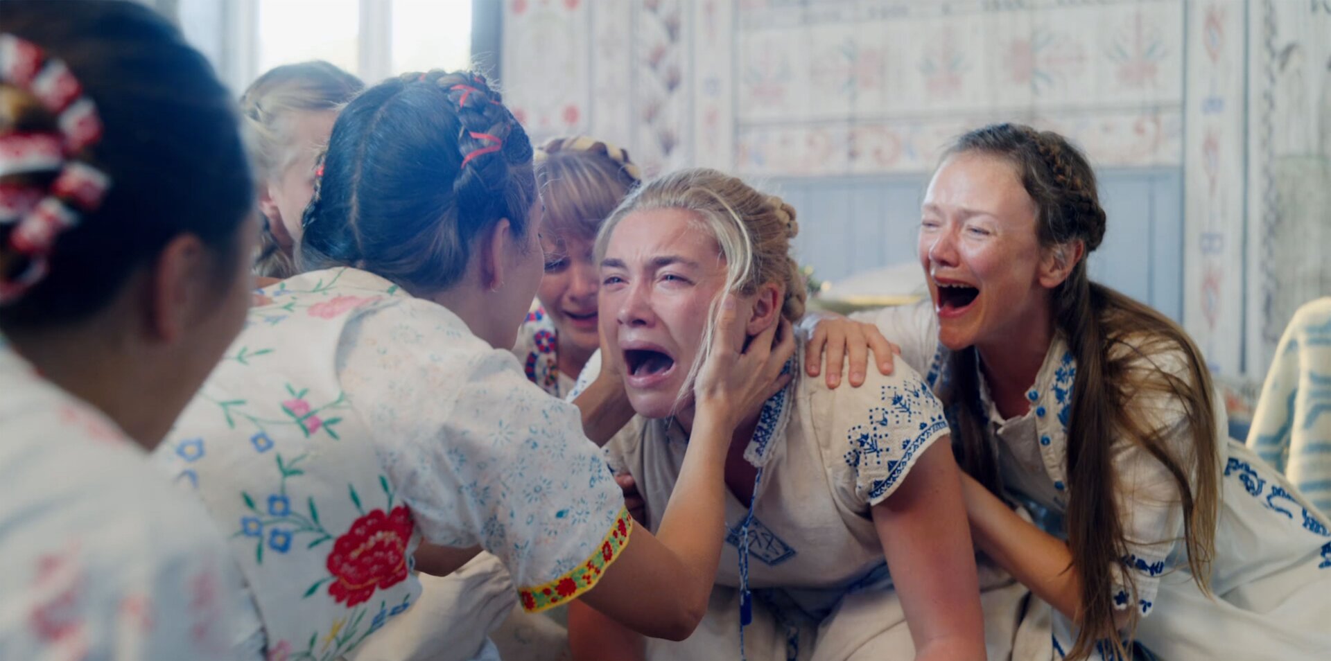 Florence Pugh in Midsommar