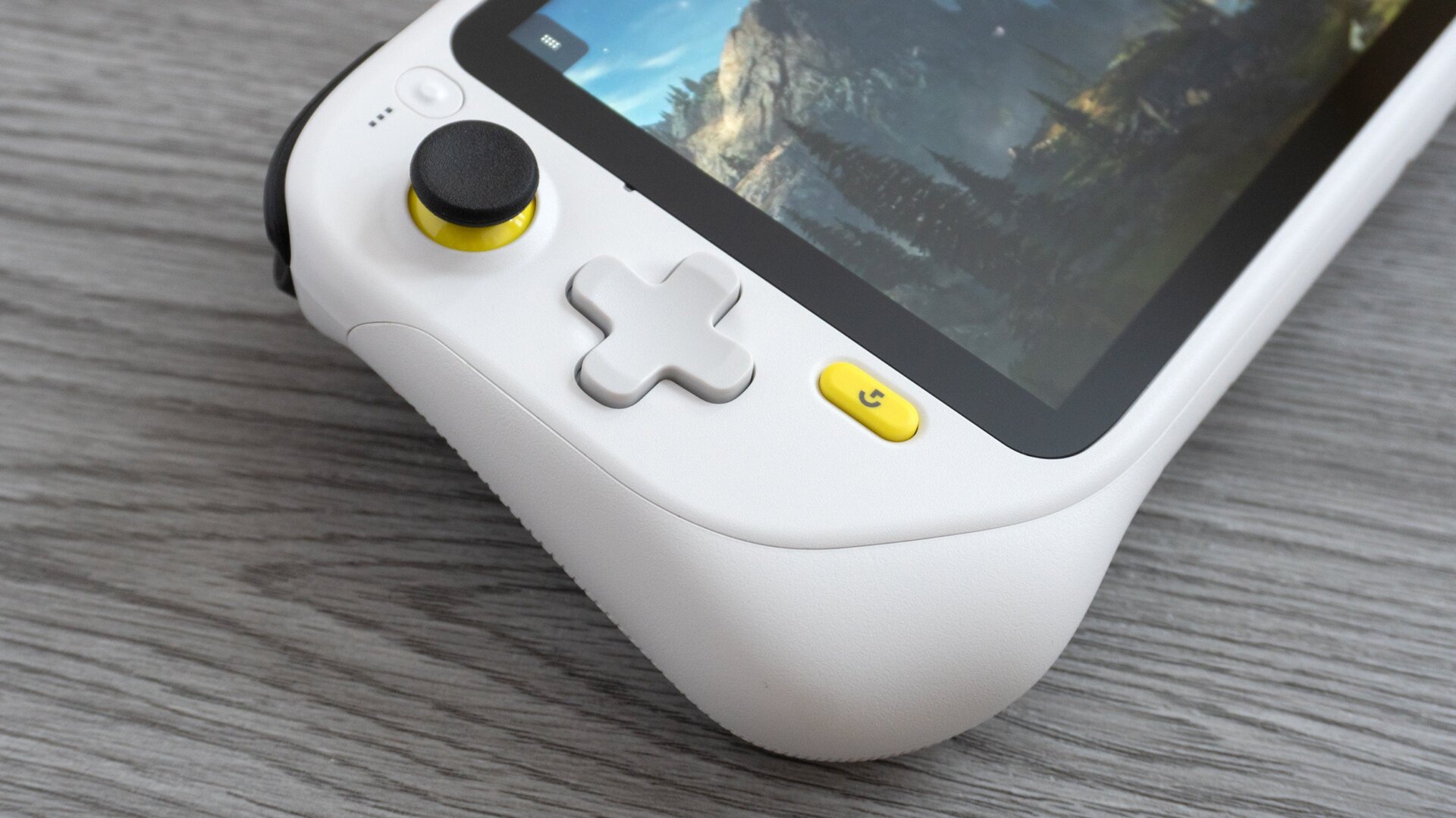 Thinking outside the box is great, except when it comes to designing a D-pad. The D-pad on the Logitech G Cloud is okay, but not great for games requiring quick rolls to activate certain moves.