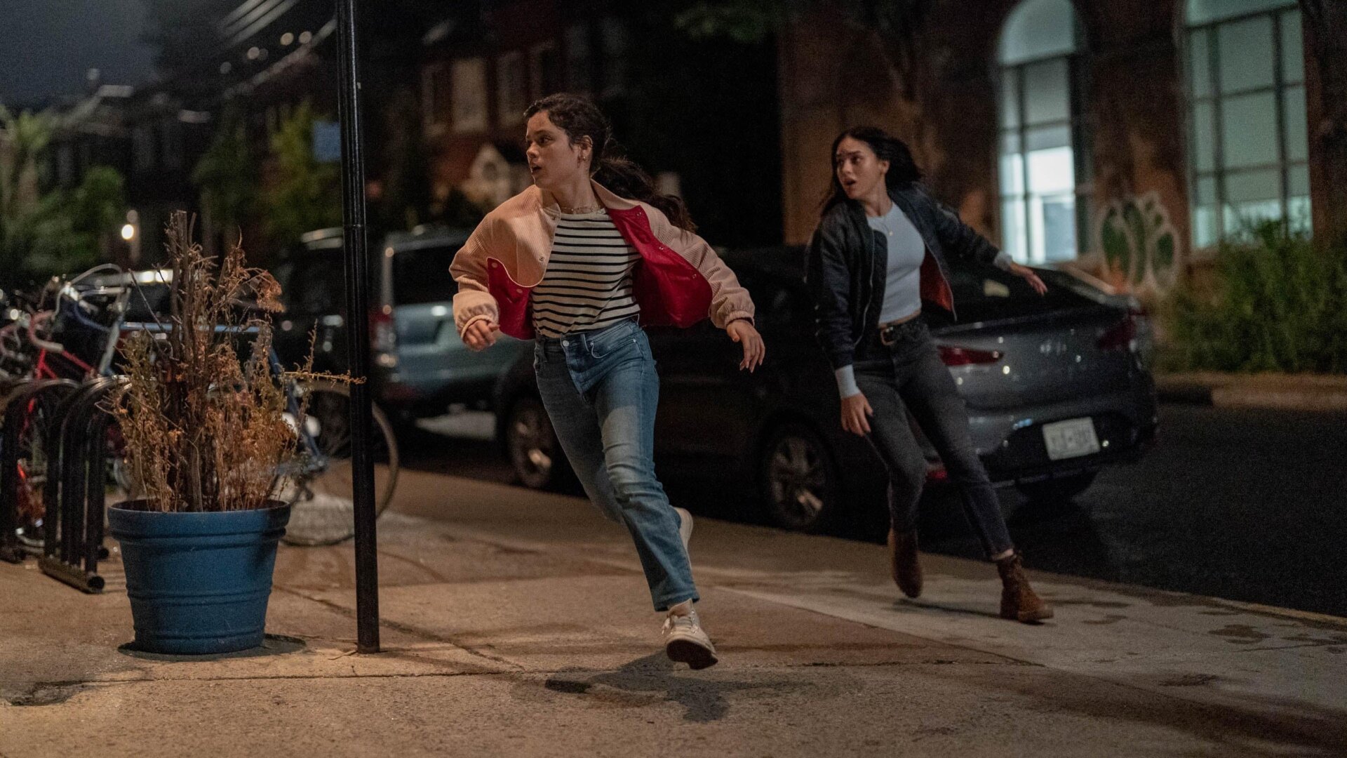 Tara and Sam on the run.