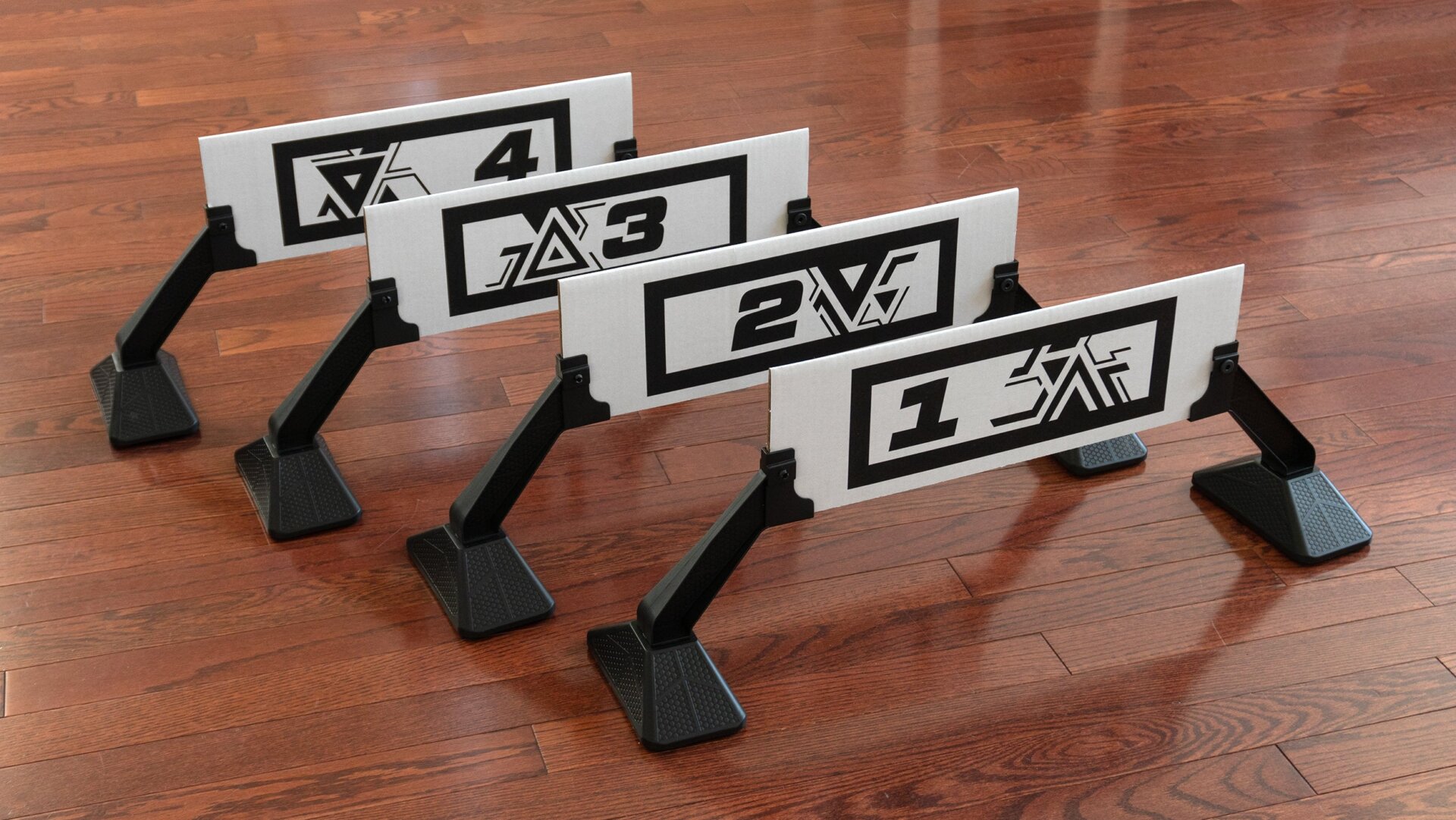 Hot Wheels: Rift Rally includes four race gates used to lay out a course.