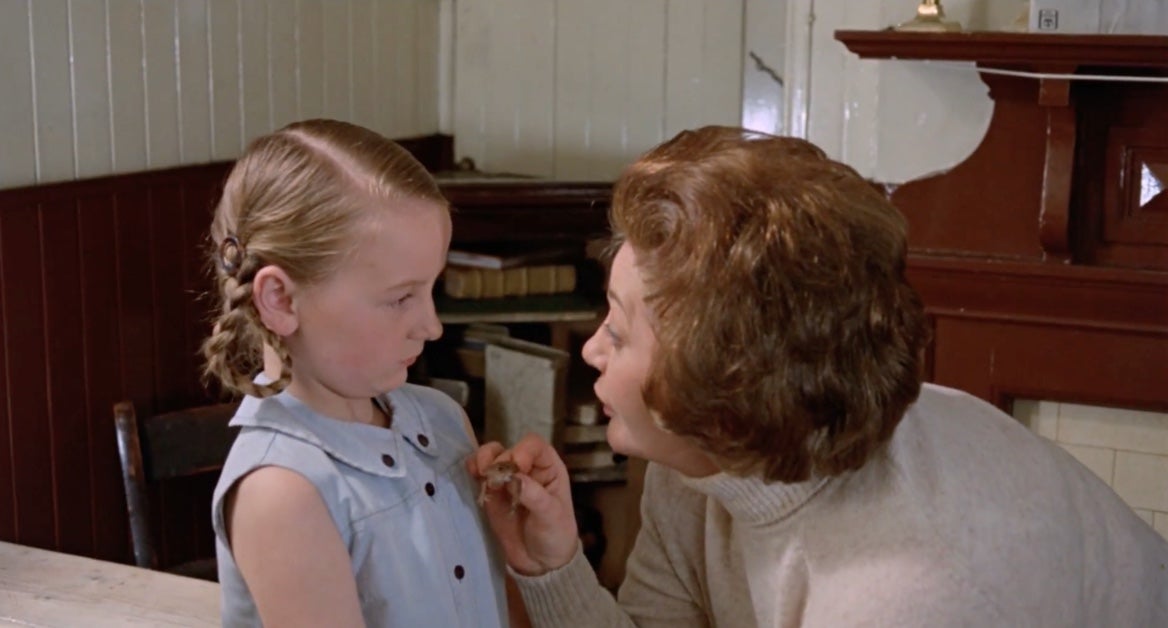 Screenshot: British Lion Films