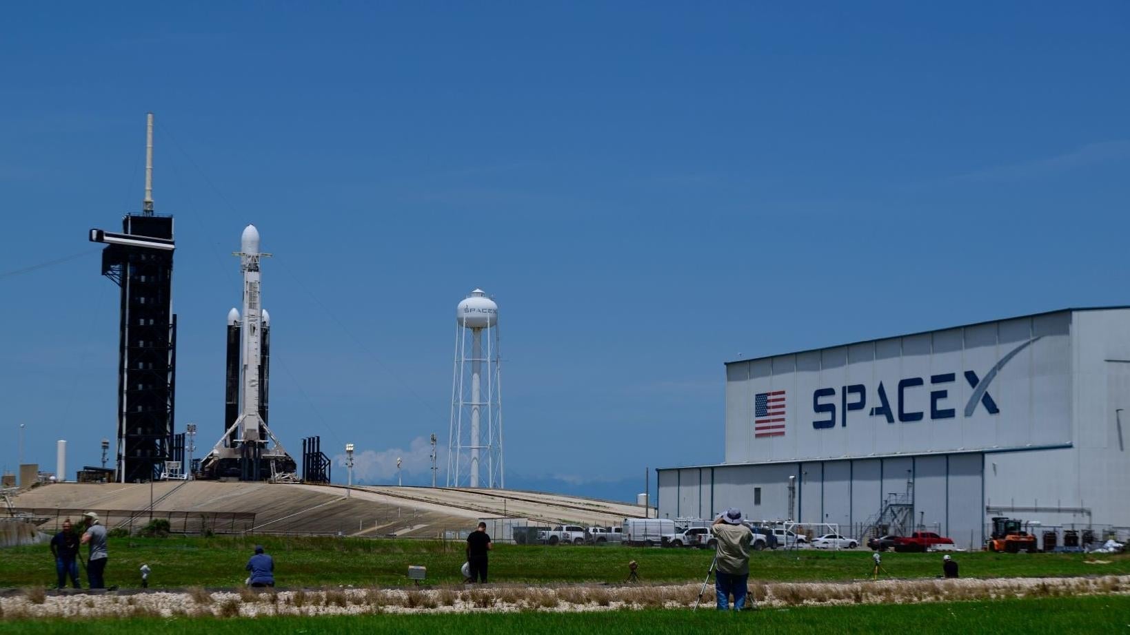 Falcon Heavy standing on the Florida launch pad.