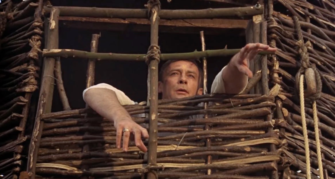 Screenshot: British Lion Films