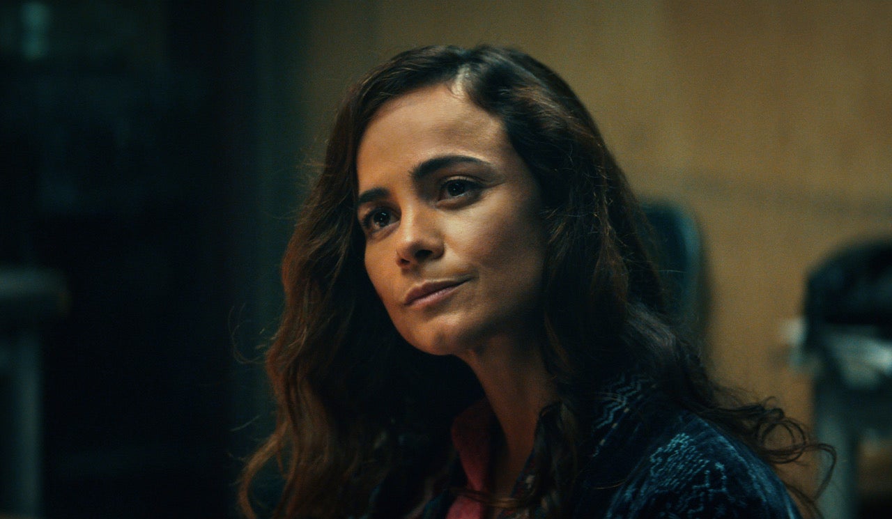Alice Braga in Hypnotic.