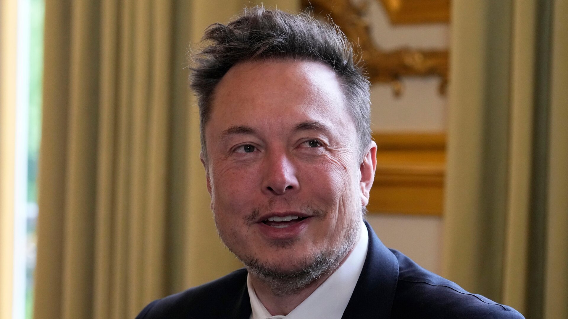 Musk may own Twitter, but the SEC still kind of owns him.