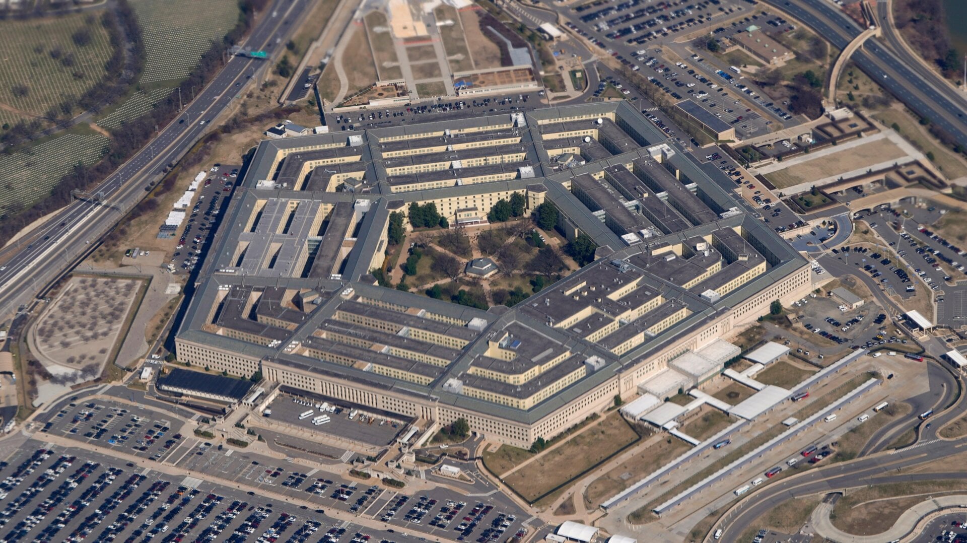 The Department of Defense headquarters’ Pentagon Force Protection Agency had to retweet a statement on Monday clarifying that it had not been blown up, after false reports proliferated.