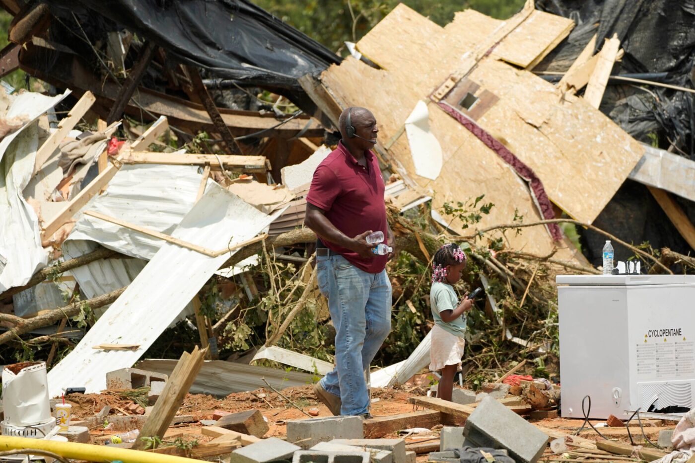 See the Devastating Aftermath of Tornadoes in Mississippi | Page 5 of 11