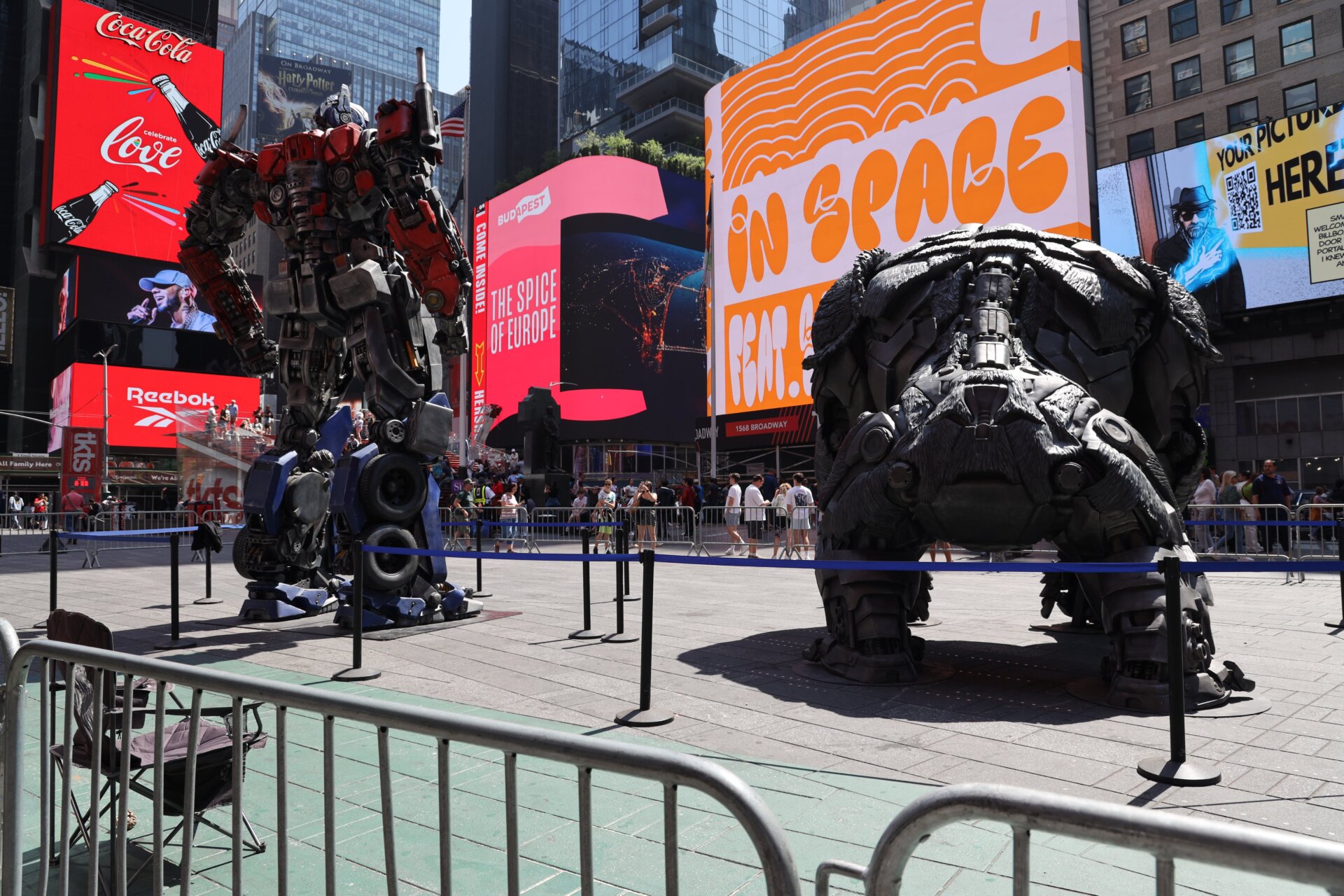 Photo: Artem Golub / Photo: Gizmodo/io9