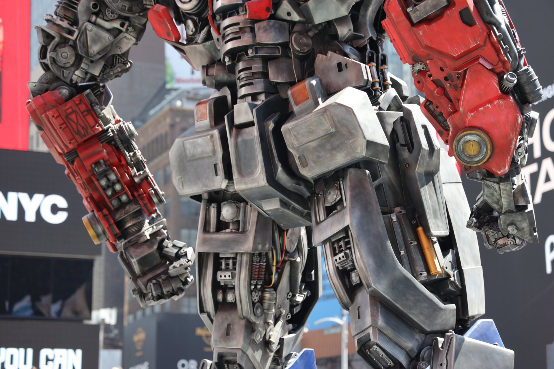 Photo: Artem Golub / Photo: Gizmodo/io9