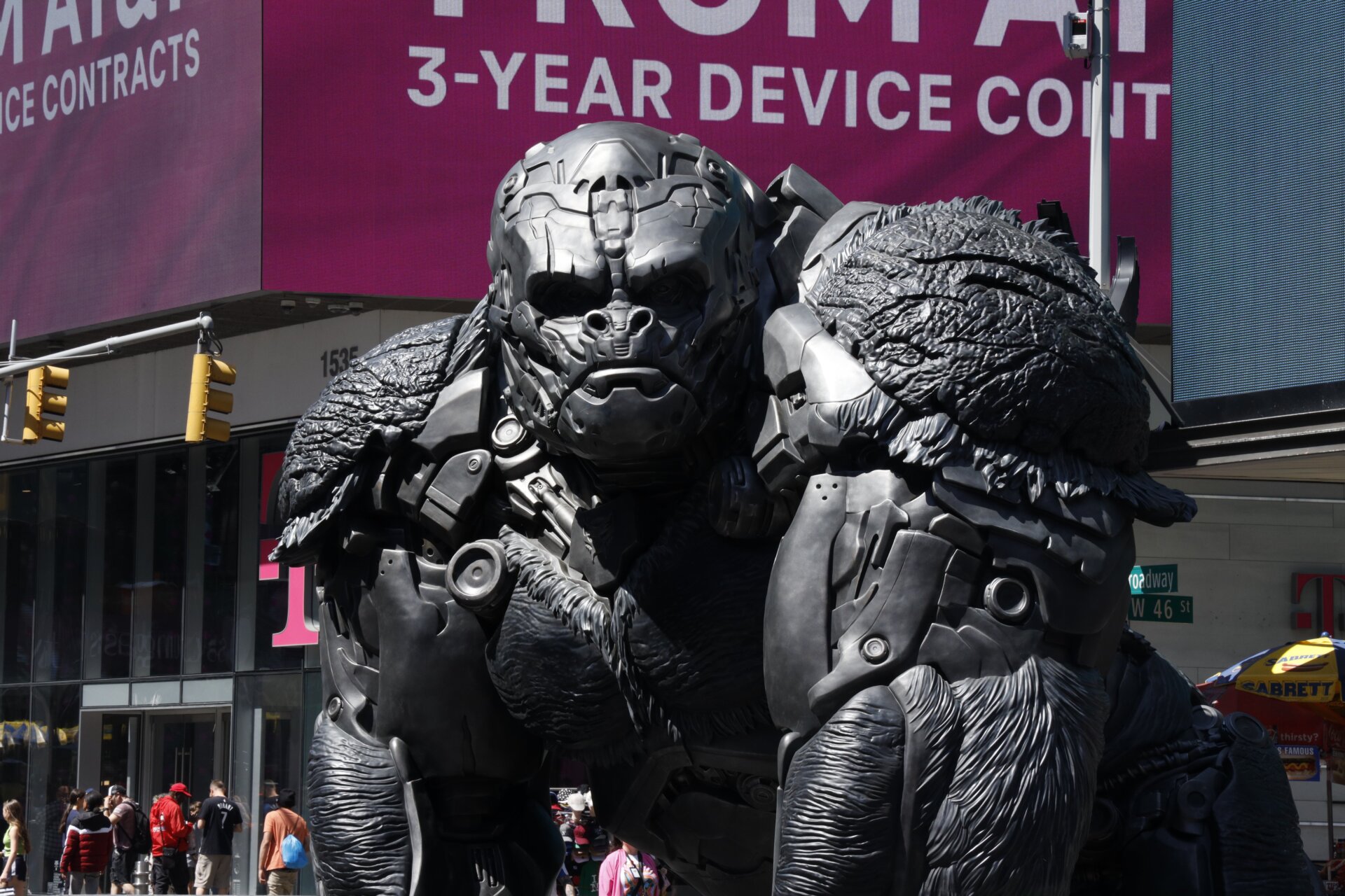 Photo: Artem Golub / Photo: Gizmodo/io9