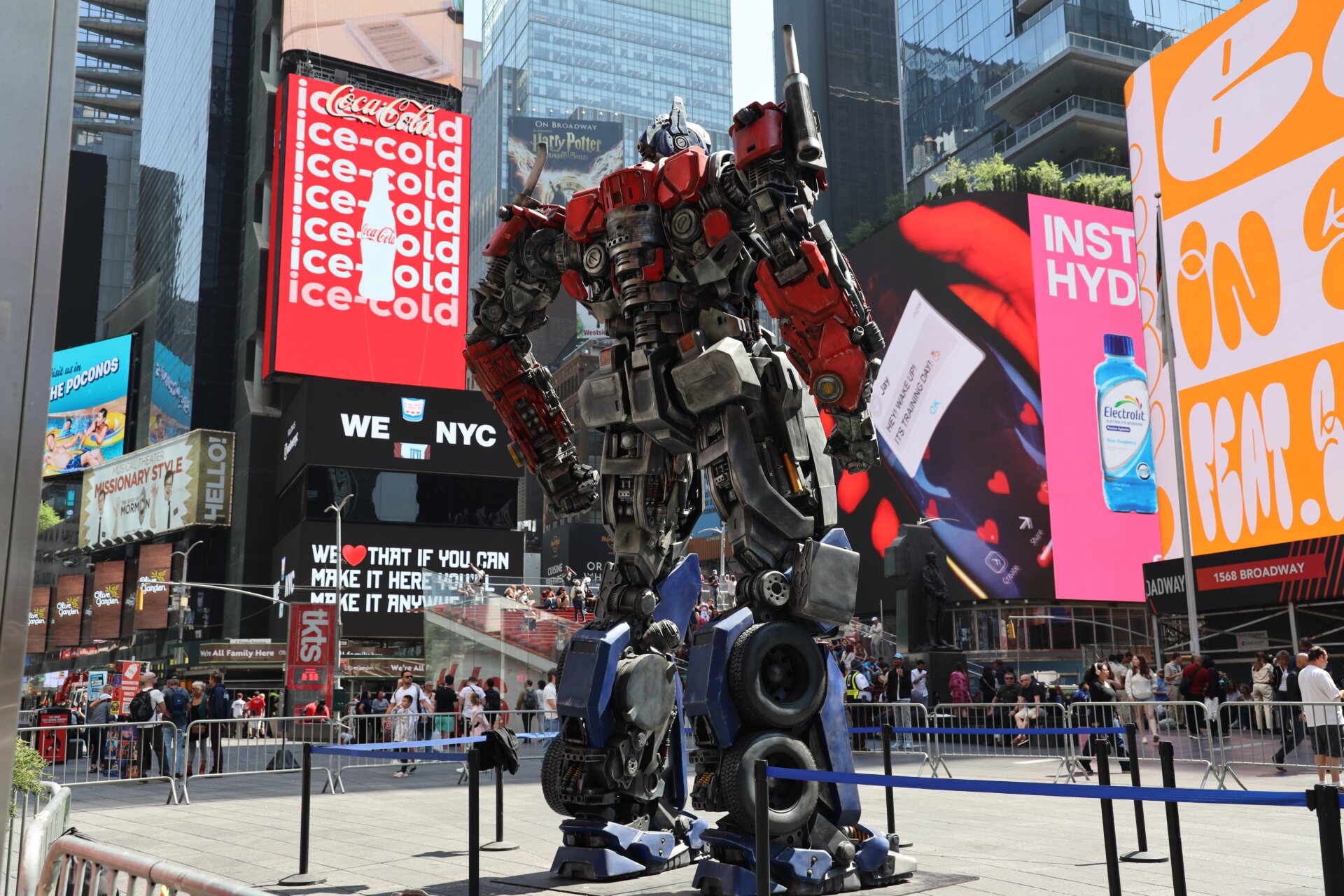 Photo: Artem Golub / Photo: Gizmodo/io9