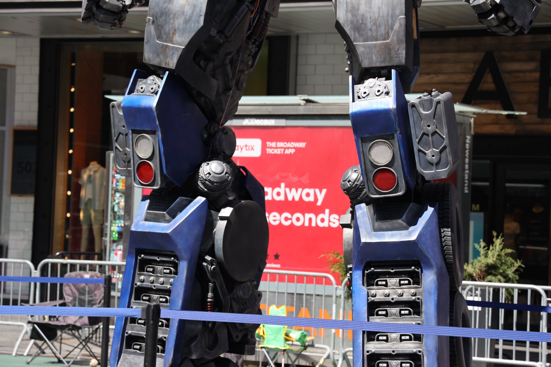 Photo: Artem Golub / Photo: Gizmodo/io9