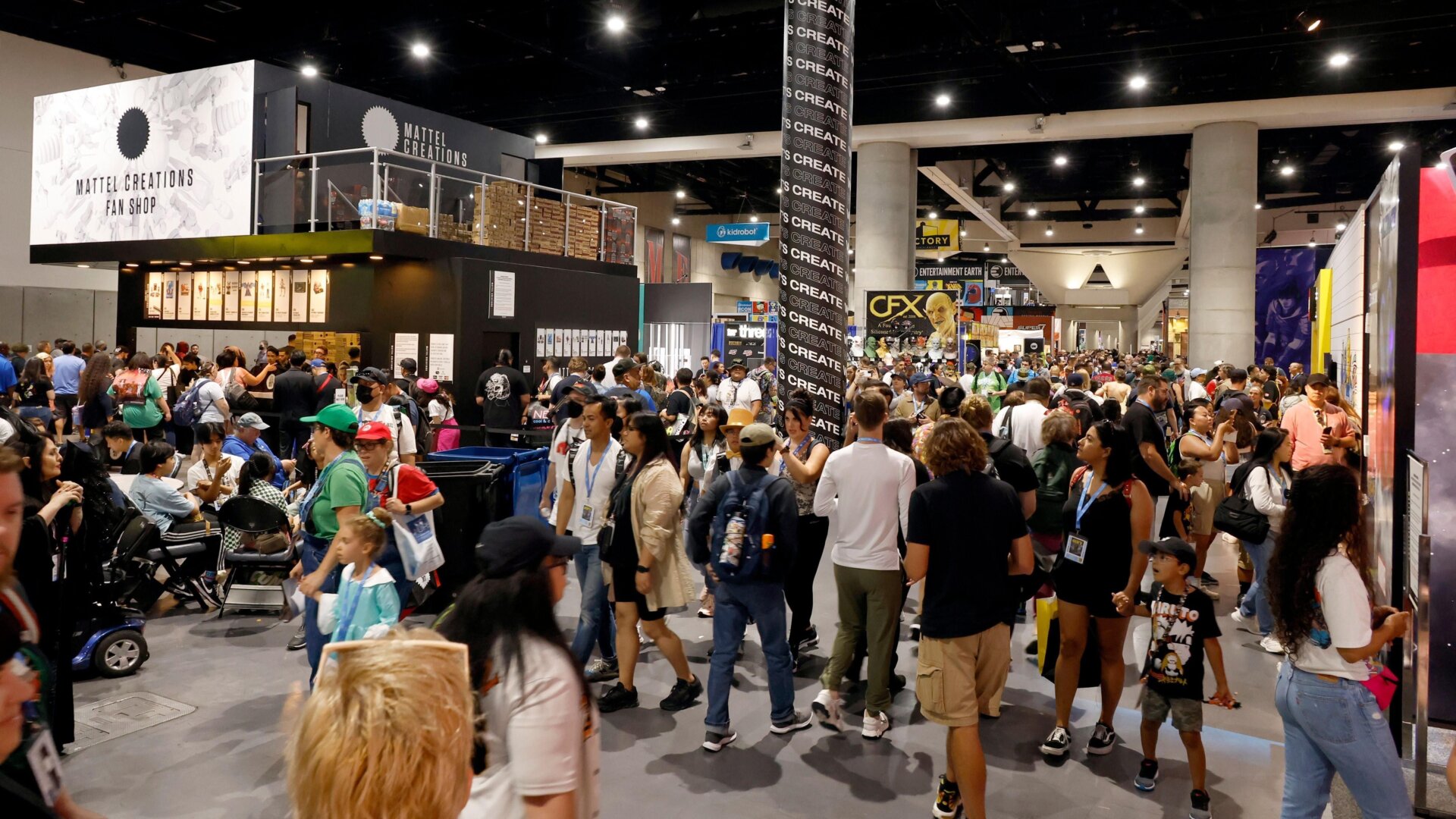 The floor at SDCC 2023.