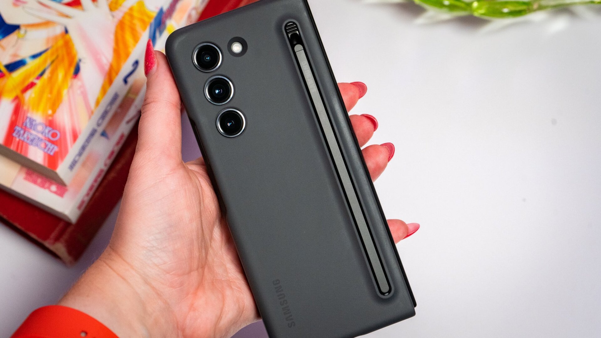 The Slim S Pen case is 27% slimmer than its predecessor. 