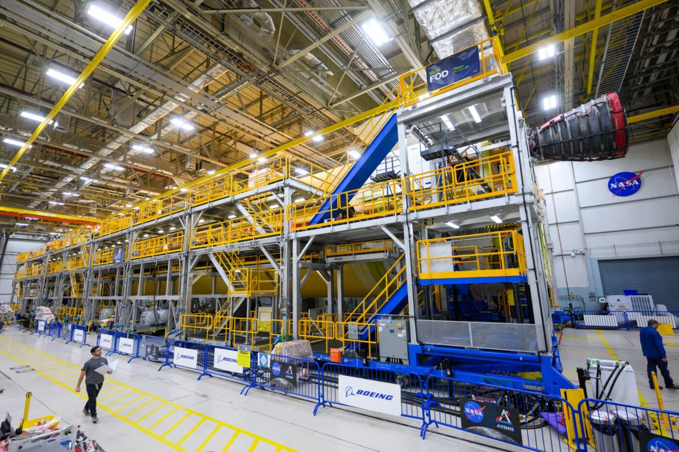Nasa Raptor Engine SpaceX's Vacuum Raptor Engine Aces Cold Space Test for Artemis Moon ...