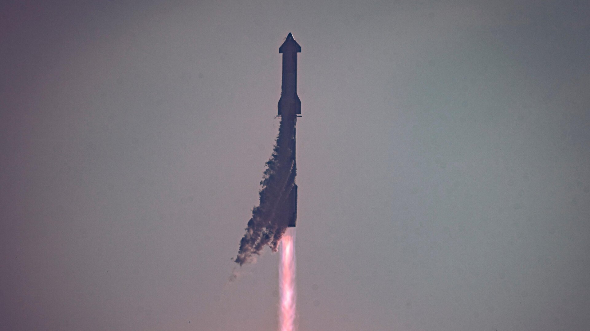 Starship during its inaugural test on April 20, 2023.