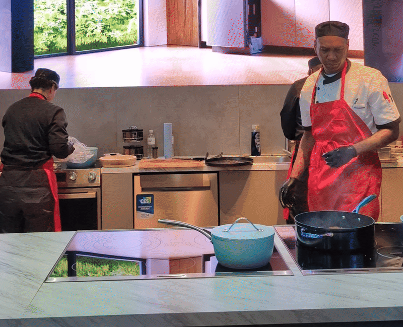 Gif: Florence Ion / Gizmodo