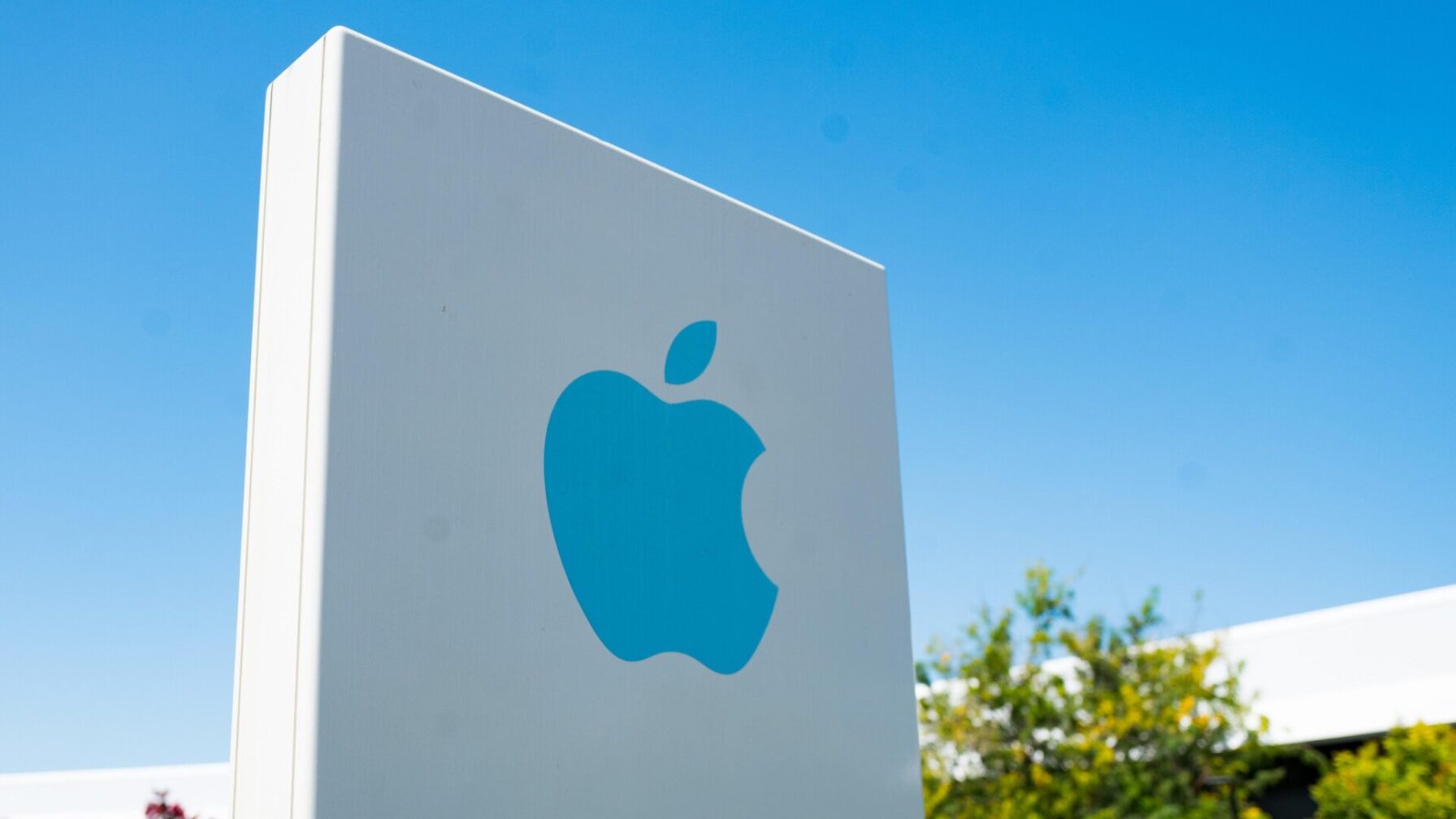 Apple Laid Off 600 People in Pivot Away From Cars and Watch Displays