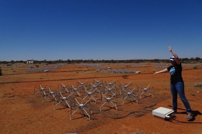 A groundbreaking search for alien technology in distant galaxies has begun (2 min)