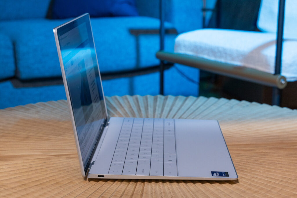 Dell XPS 13 (2024) With Lunar Lake Review: Ultra Light and Extra