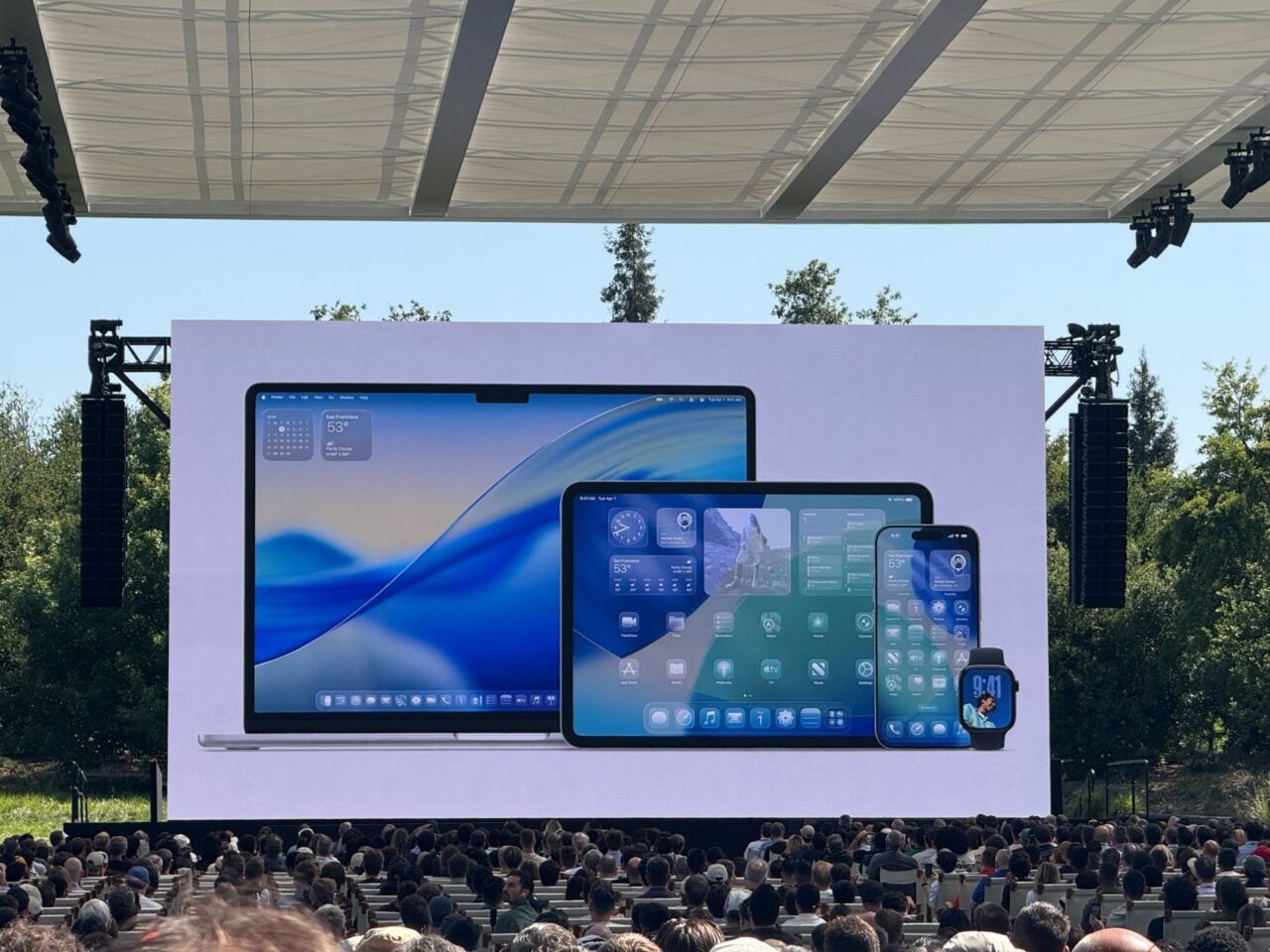 Apple Liquid Glass Ui