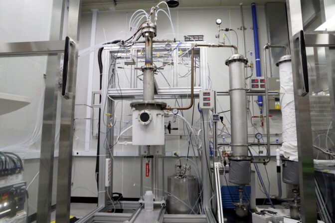 H2o2 Torch Hydrogen-Powered Plasma Torch Decimates Plastic Waste in a Blink