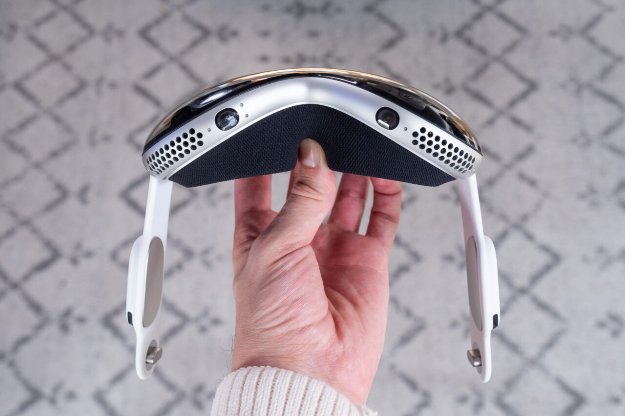 Apple Vision Pro (M5) Review: The Crown of the Dorks